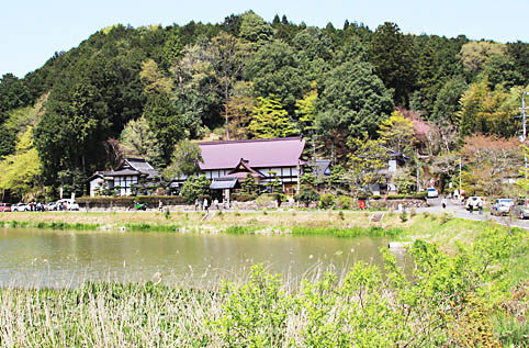 寺の遠望
